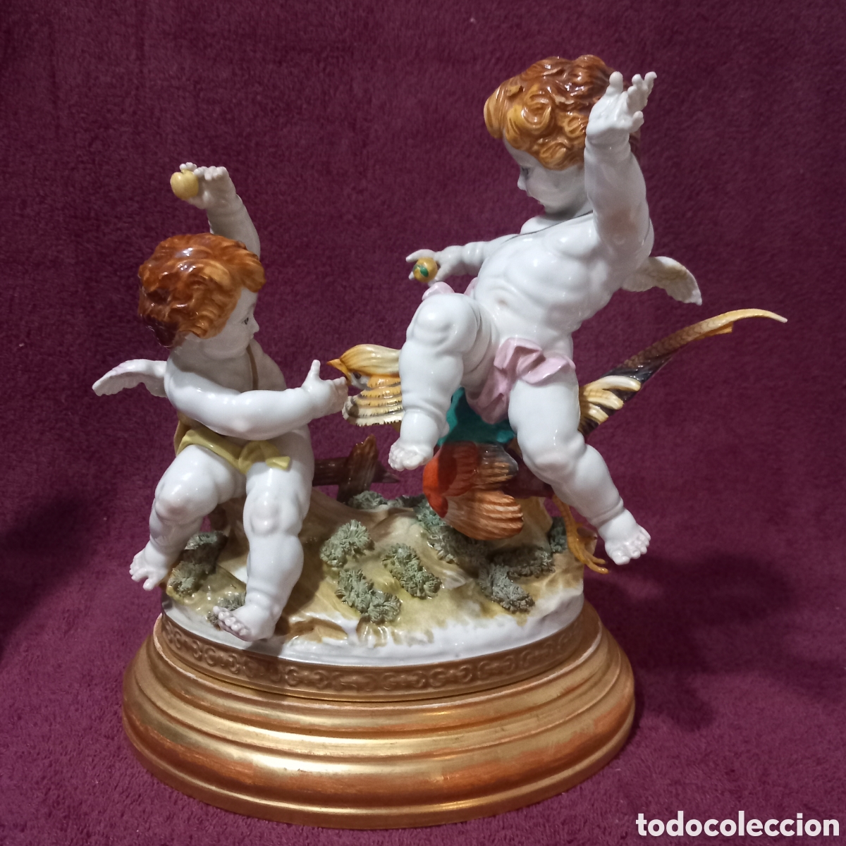 Antig&uuml;edades: PORCELANA ALGORA-QUERUBINES JUGANDO CON FAISAN(muy pocas se&ntilde;ales)CON PEANA ORIGINAL
