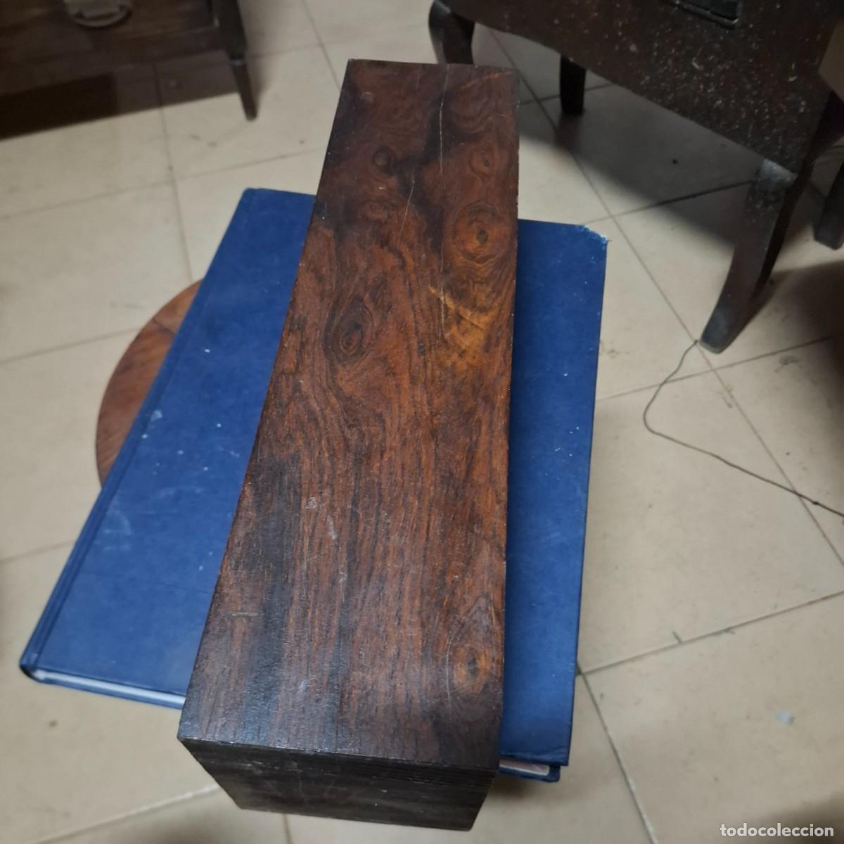 Antig&uuml;edades: Taco antiguo de madera noble procedente de antiguo taller de lutier. Ver descripci&oacute;n