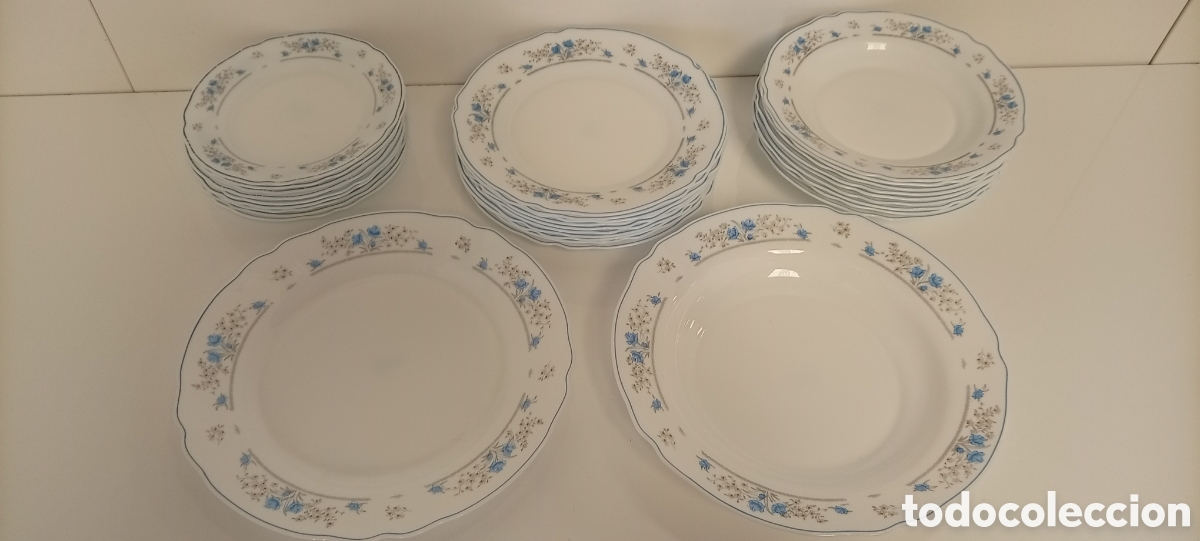 Antig&uuml;edades: VAJILLA ARCOPAL FLORES AZULES Y BLANCAS