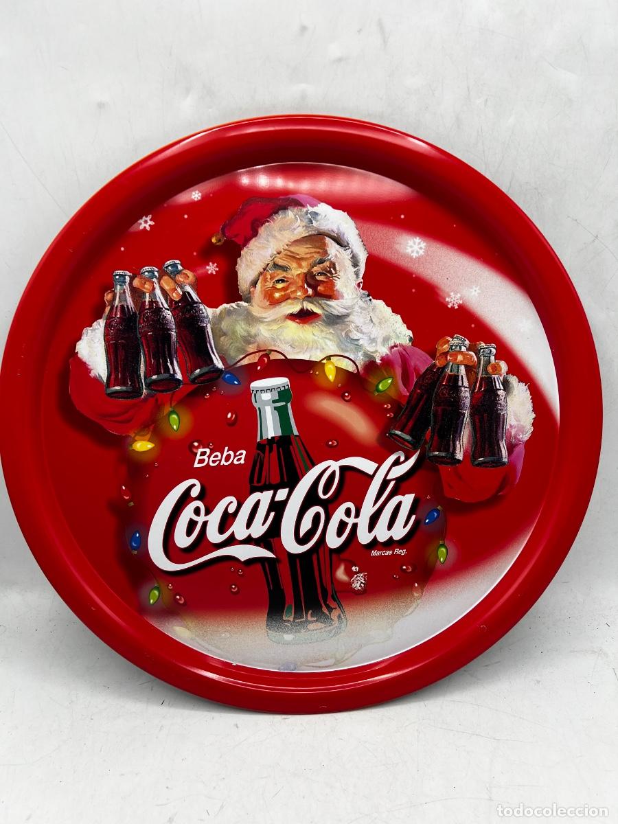 Antig&uuml;edades: BANDEJA CHAPA. COCA COLA. BANDEJA NAVIDE&Ntilde;A PUBLICITARIA. 34,5 CM DIAMETRO