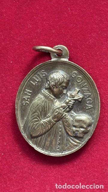 Antig&uuml;edades: Medalla San Luis Gonzaga Jesuita, siglo XIX 4,5x3,3cm y 23,7 grs
