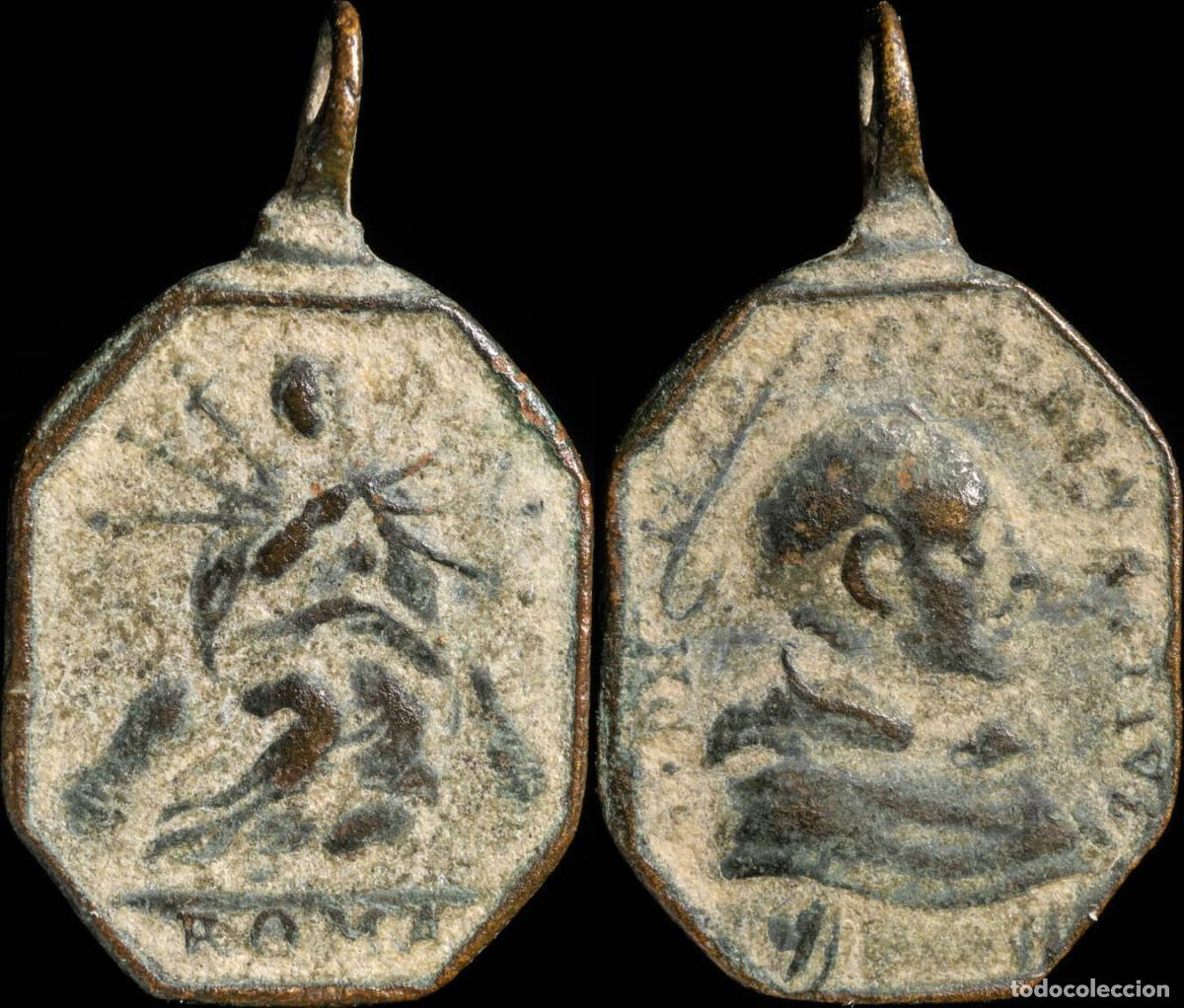 Antig&uuml;edades: Religious Medal XVI-XVII centuries, Virgen 7 Dolores - 26x16 mm.