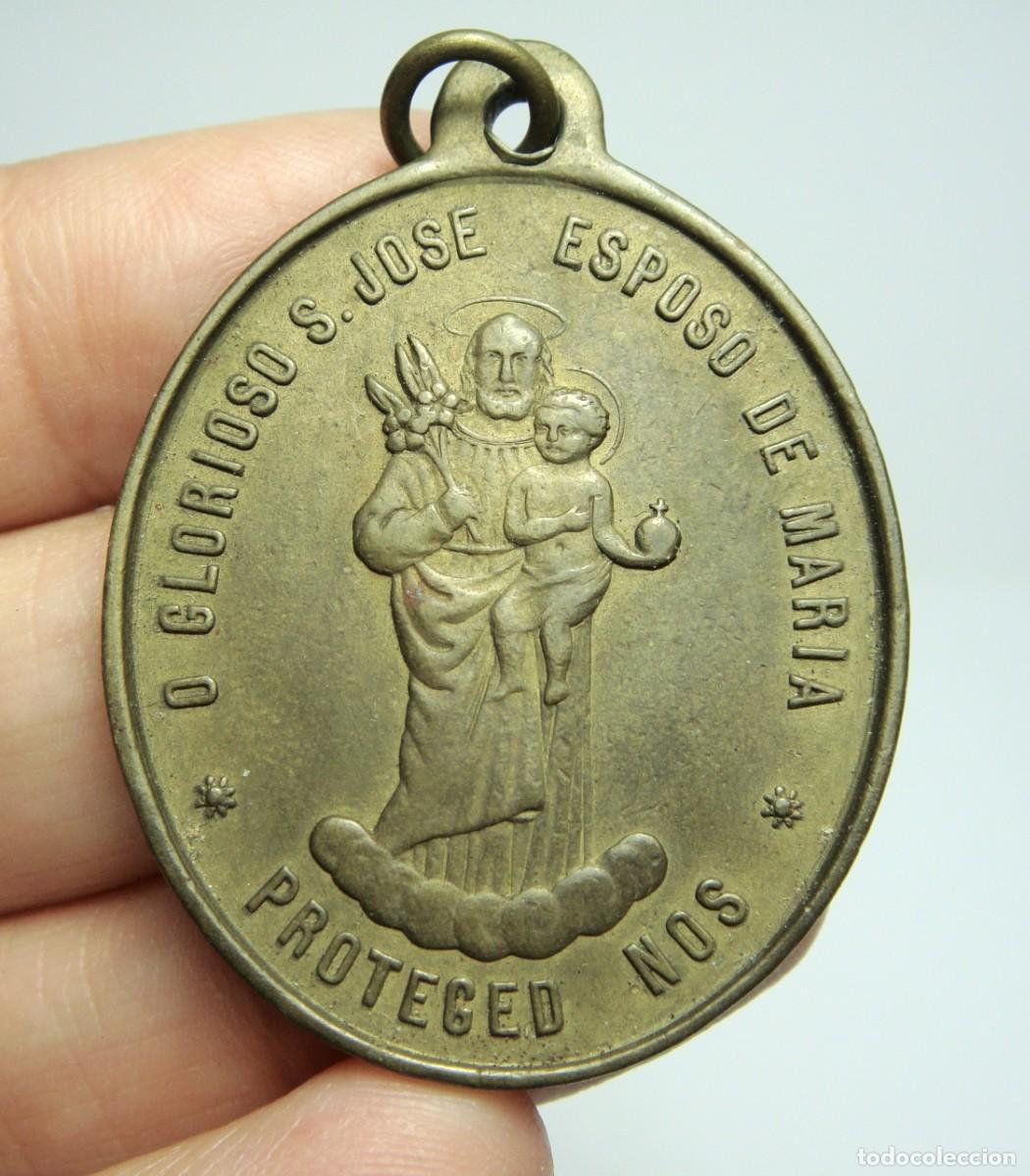 Antig&uuml;edades: Medalla de San Jos&eacute; con el Ni&ntilde;o Jes&uacute;s &middot; Protector de la Iglesia &middot; ca. 1870&ndash;1900