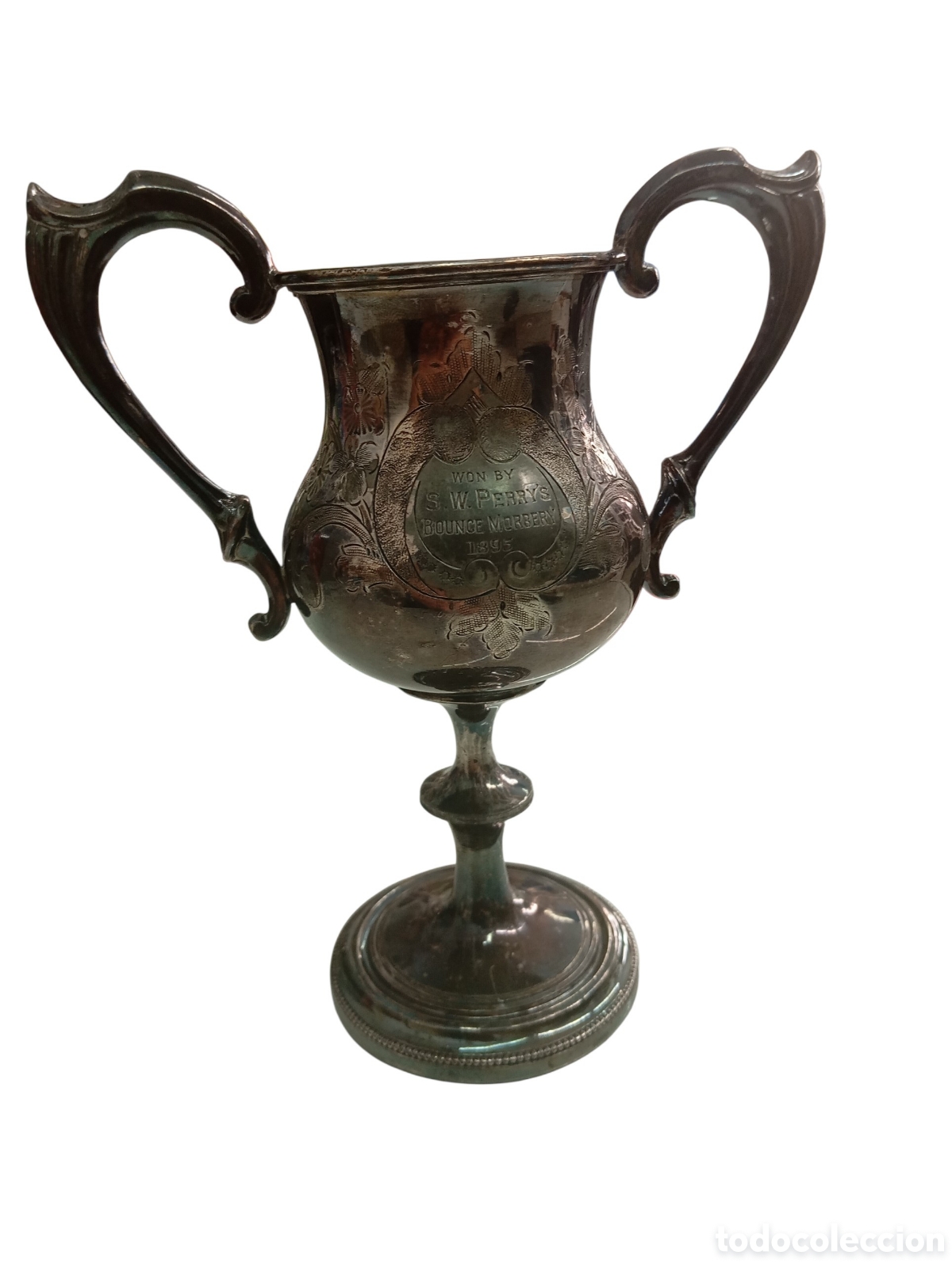 Antig&uuml;edades: Antiguo Trofeo Victoriano de Metal Plateado de 1895 - Grabado Original Perro Caza Caballo 17 cm COPA
