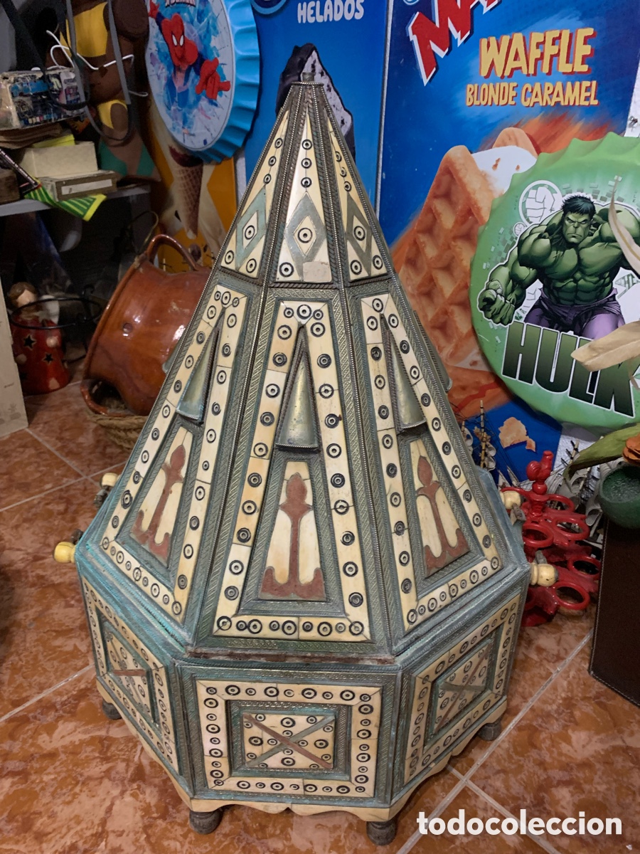 Antig&uuml;edades: Arca &aacute;rabe hueso y metal