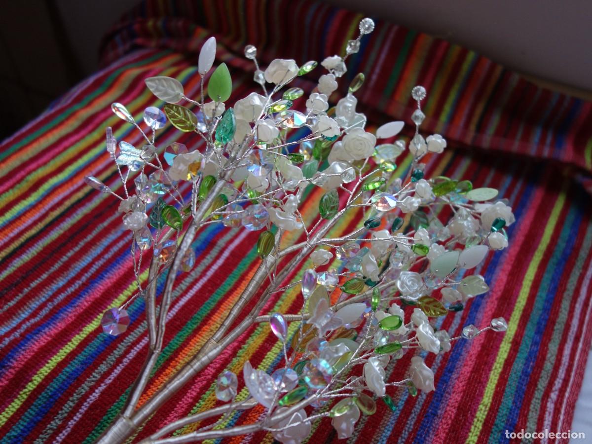 Antig&uuml;edades: Flores de cristal. Rama decorativa artesanal