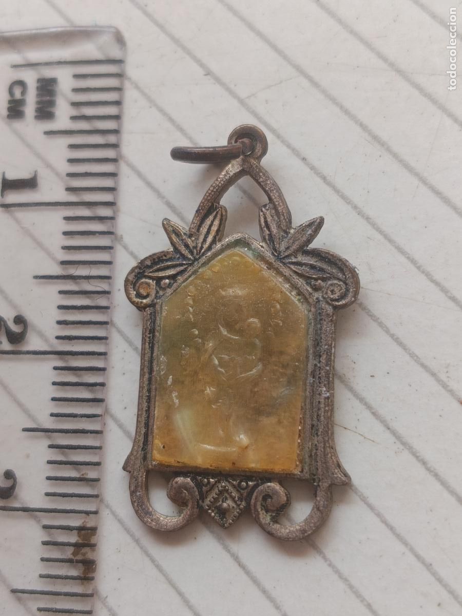 Antig&uuml;edades: Medalla antigua nacarada. Virgen del Pilar