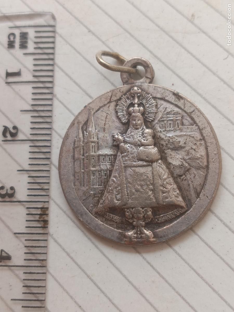 Antig&uuml;edades: Medalla de la Virgen de Covadonga