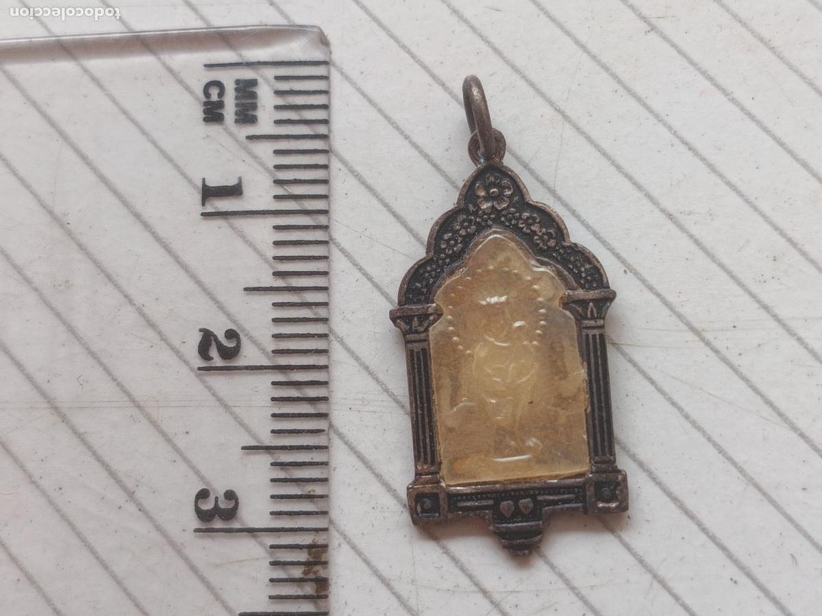 Antig&uuml;edades: Medalla antigua nacarada. Virgen del Pilar