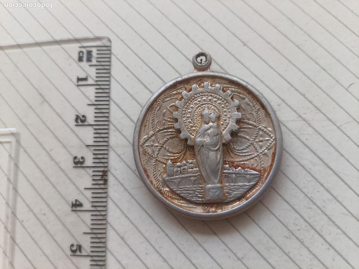 Antig&uuml;edades: Medalla antigua. Virgen del Pilar