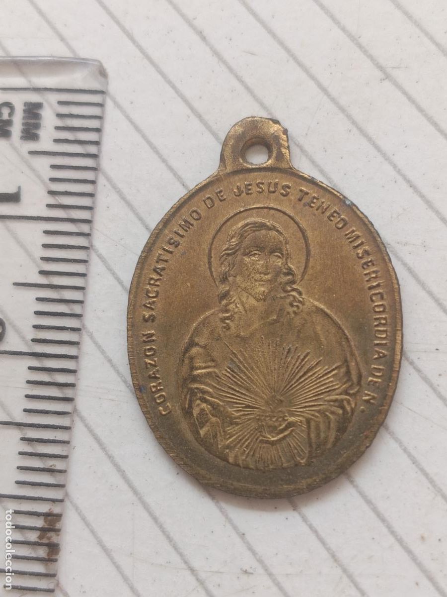 Antig&uuml;edades: Medalla antigua religiosa