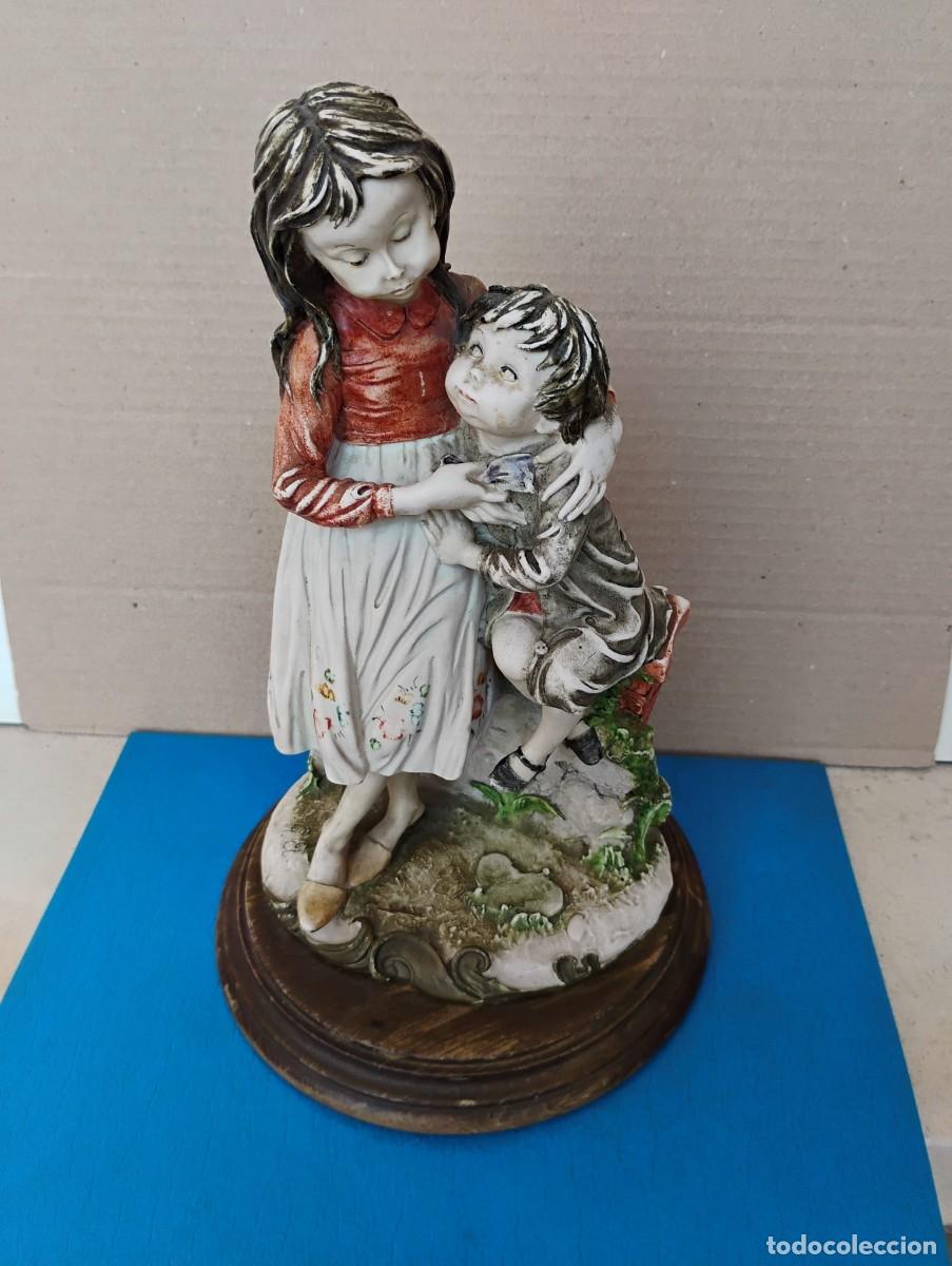 Antiguidades: FIGURA DE PORCELANA CAPODIMONTE - &rdquo;HERMANA Y HERMANO&rdquo; - DISE&Ntilde;ADA POR GIUSEPPE ARMANI