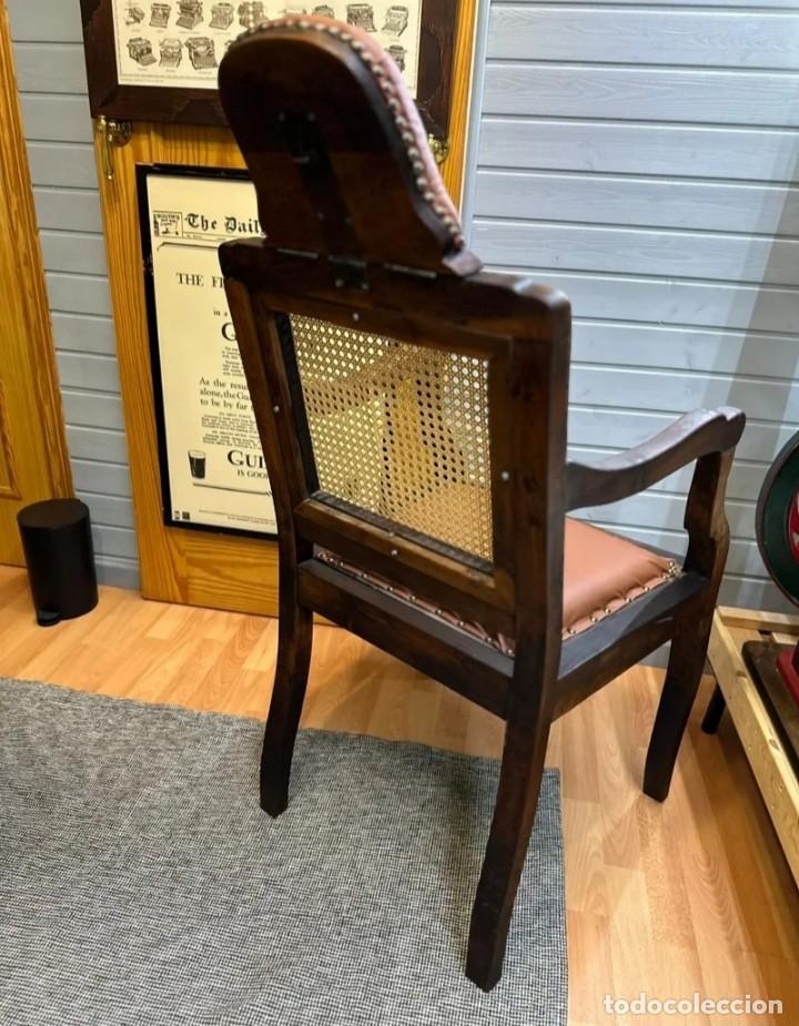 Antig&uuml;edades: Silla de barbero restaurada - Foto 3