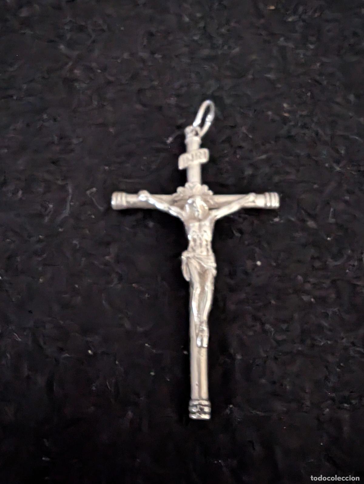 Antig&uuml;edades: CRUCIFIGO GRANDE CLASICO DE PLATA. PESO 7,21 gr Y 5,50 x 3,30 cm