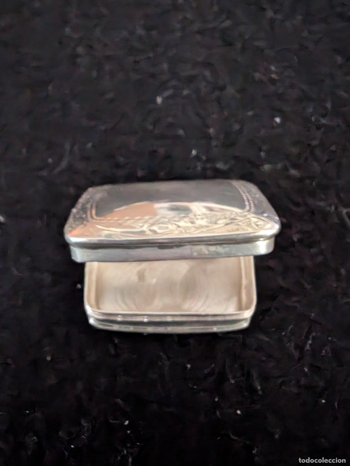 Antig&uuml;edades: CAJITA. PASTILLERO DE PLATA MARCADA 925. PESO: 9,61 gr. 3 x 2,50 cm