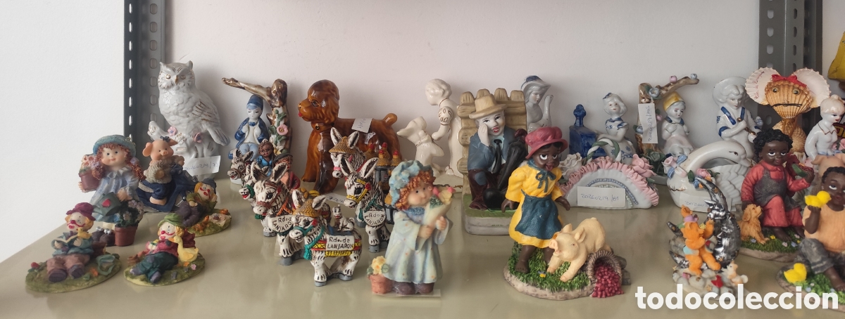 Antig&uuml;edades: Lote 31 figuritas de porcelana