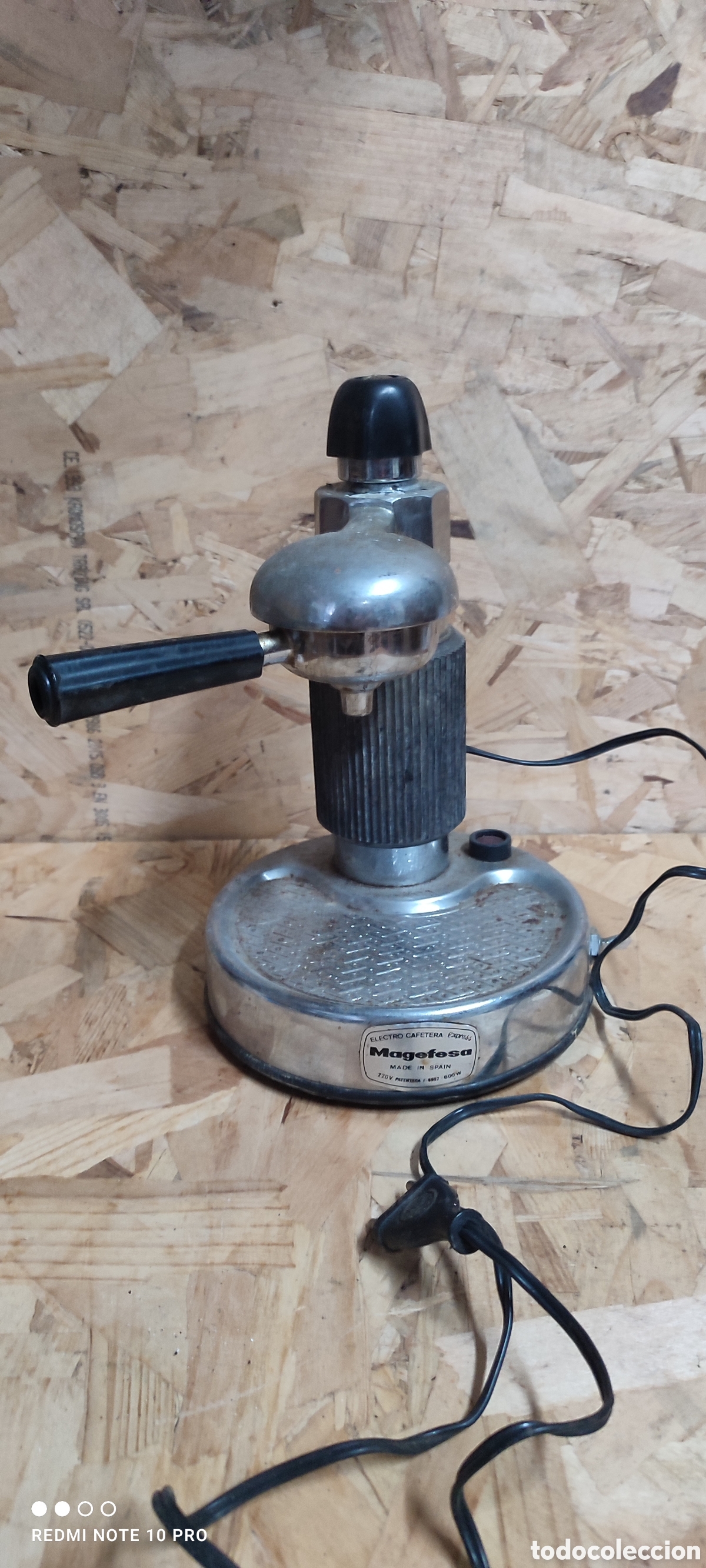 Antig&uuml;edades: Antigua electro cafetera Magefesa para limpiar. Se&ntilde;ales de uso