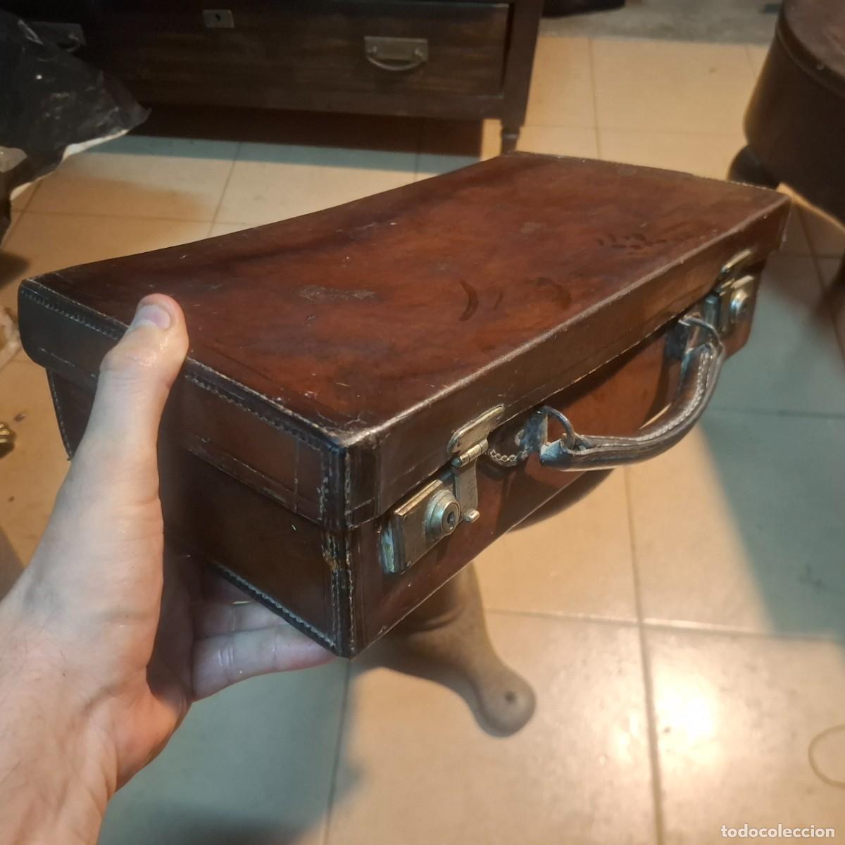 Antig&uuml;edades: Antigua maleta de cuero .a&ntilde;os 40