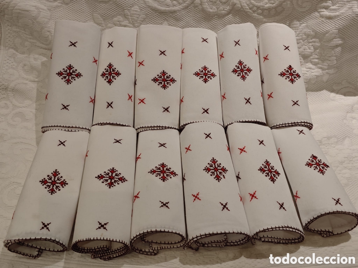 Antig&uuml;edades: 12 servilletas bordadas en tela de algod&oacute;n. - Foto 9