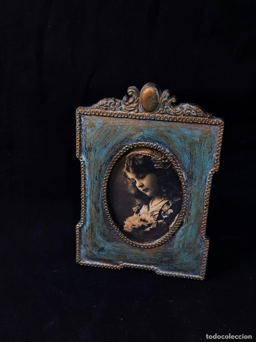 Antig&uuml;edades: marco azul y dorado peque&ntilde;o