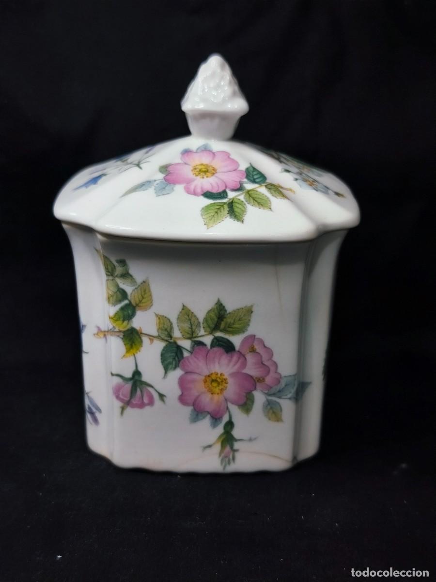 Antig&uuml;edades: bote de porcelana poligonal - Foto 3