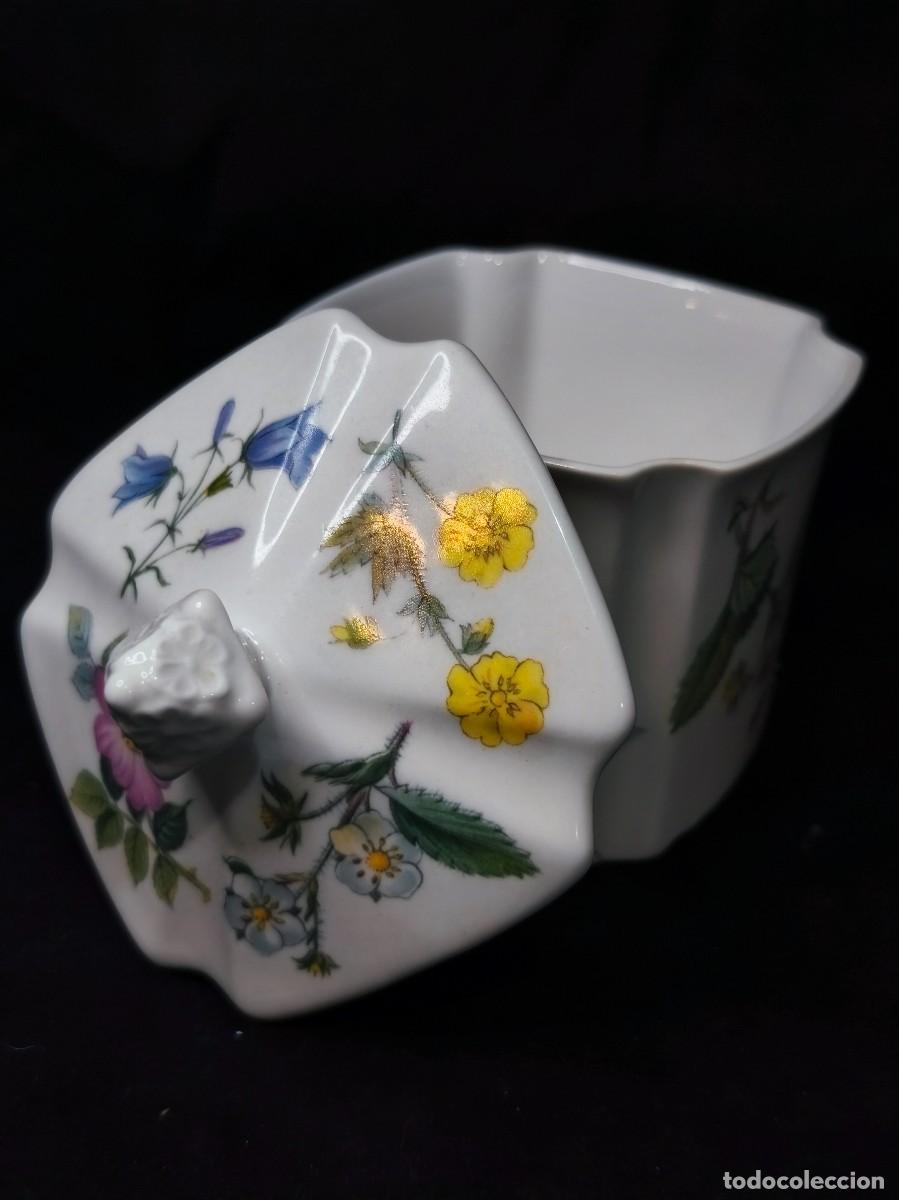 Antig&uuml;edades: bote de porcelana poligonal - Foto 5