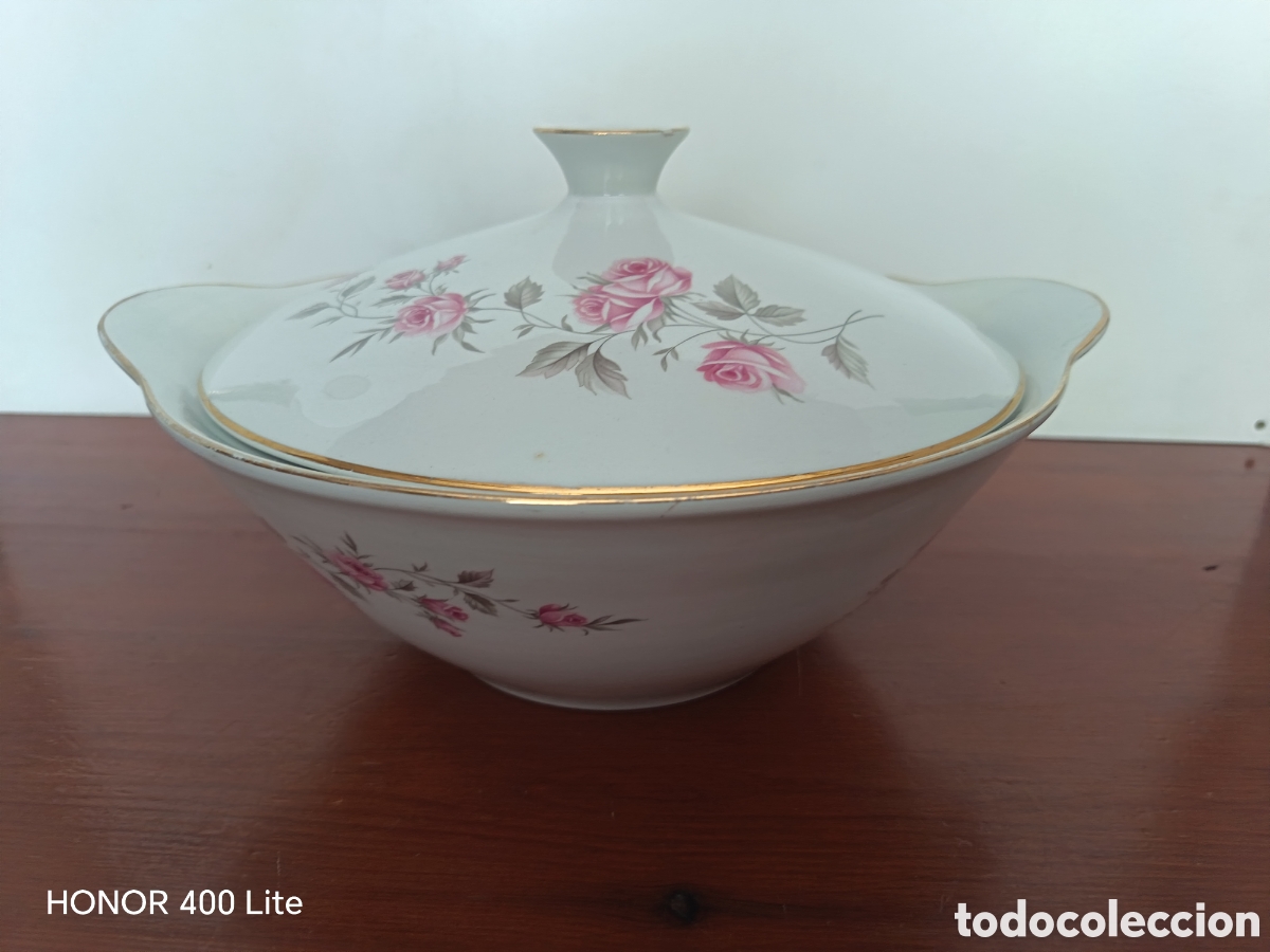 Antig&uuml;edades: Sopera con tapa de porcelana