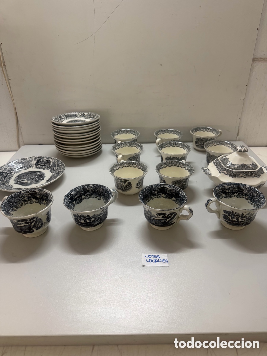 Antig&uuml;edades: Lote de 27 piezas de la Cartuja