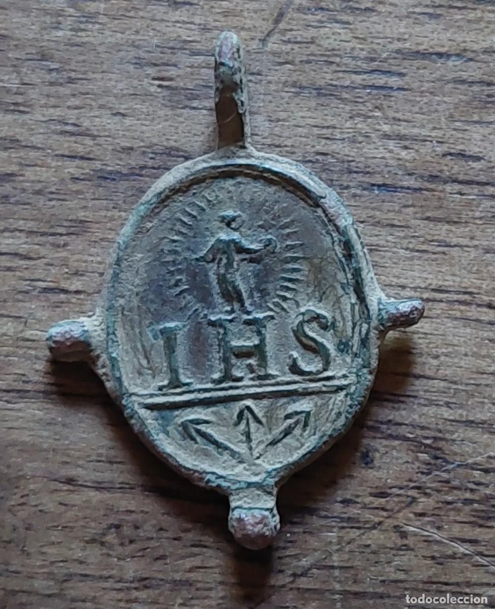 Antig&uuml;edades: Antigua medalla Maria Inmaculada y IHS
