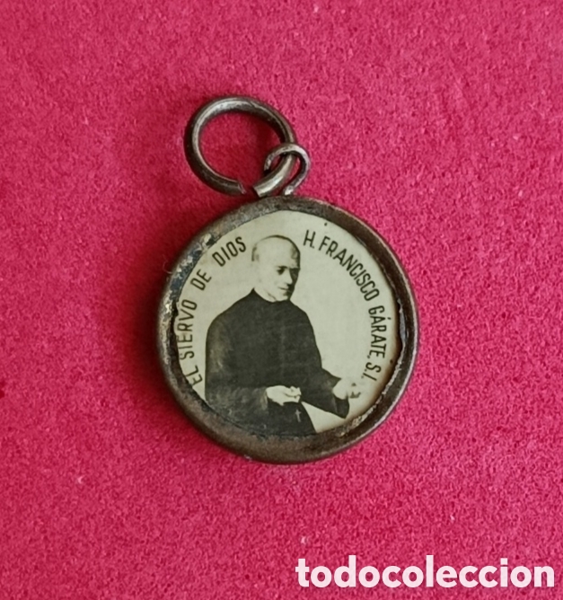 Antig&uuml;edades: Medalla y reliquia del jesuita Francisco Garate Universidad de Deusto 1857-1929 relicario