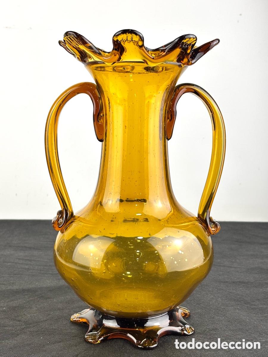 Antig&uuml;edades: JARR&Oacute;N MALLORQU&Iacute;N CRISTAL SOPLADO, COLOR AMBAR -27 CM