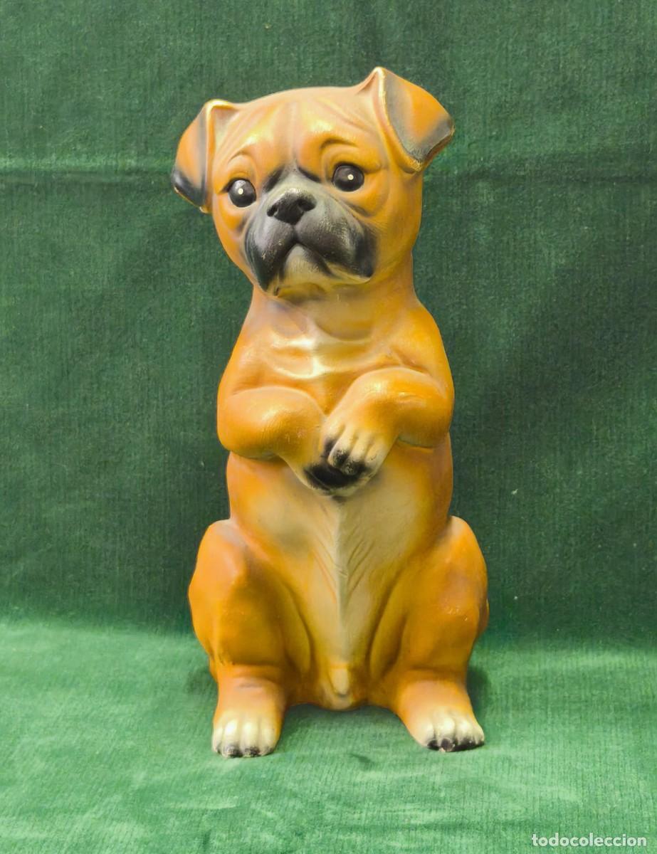 Antig&uuml;edades: Cachorro de boxer sentado. Figura en biscuit.