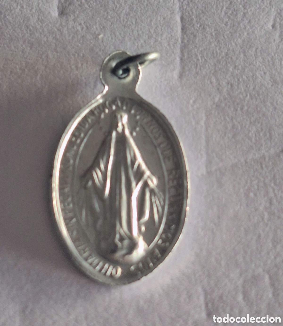 Antig&uuml;edades: Medalla metalica de la Virgen de la Concepcion