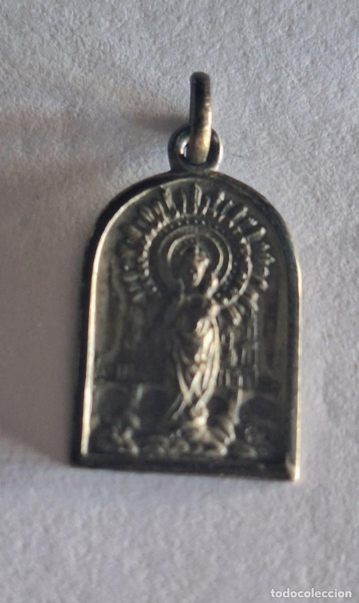 Antig&uuml;edades: Medalla metalica de Ntra. Sra. del Pilar