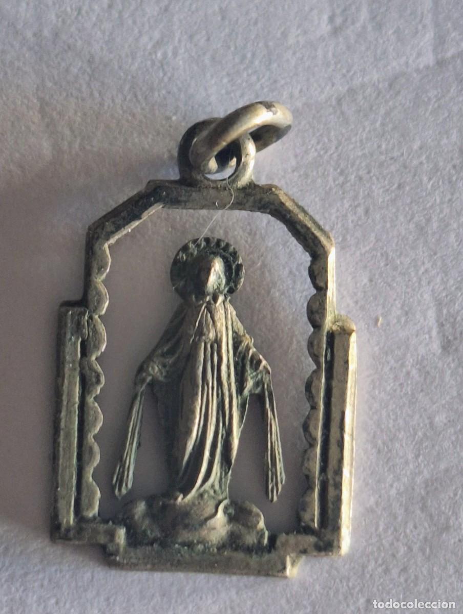 Antig&uuml;edades: Medalla metalica de la Virgen de la Inmaculada