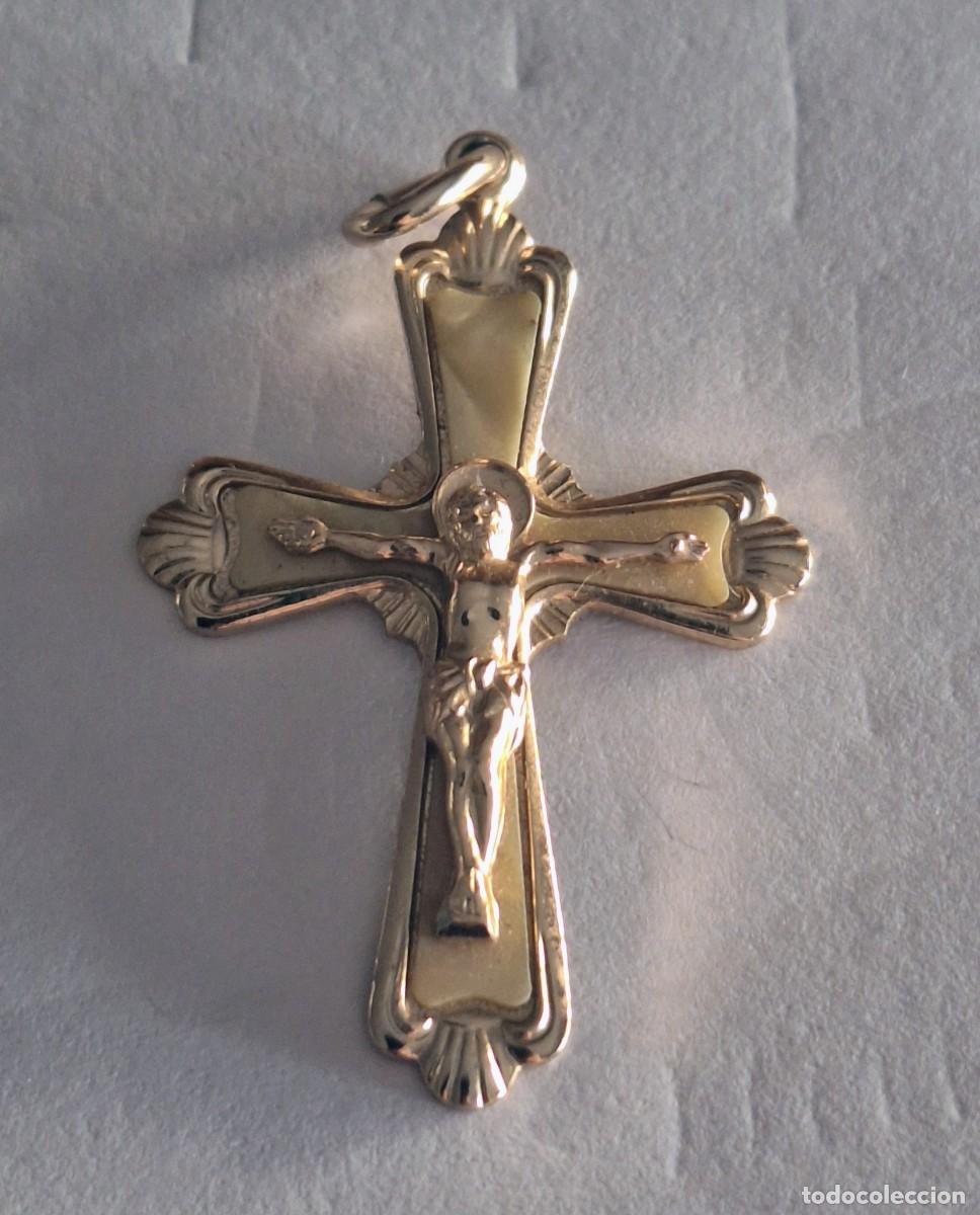 Antig&uuml;edades: Medalla metalica de la Cruz de Jesucristo