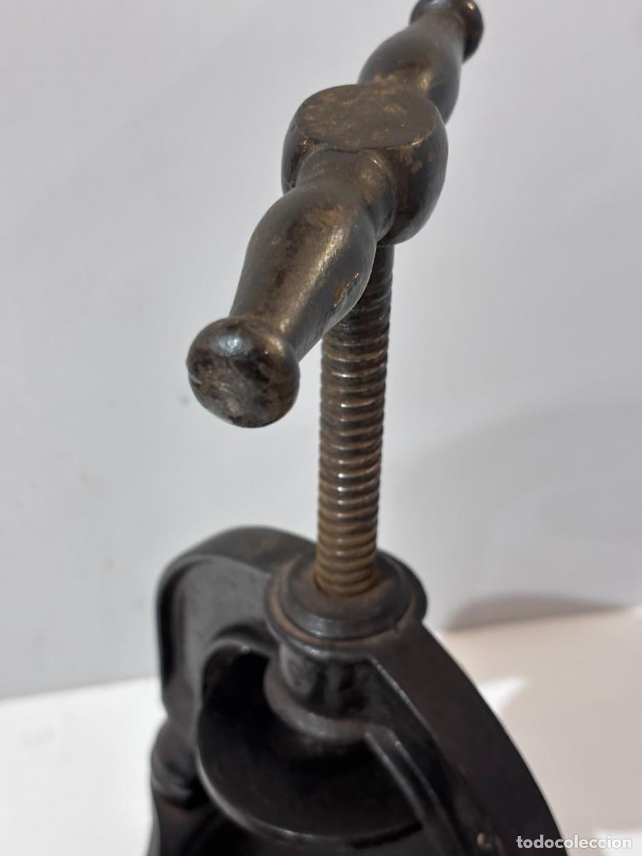 Antig&uuml;edades: Almazara manual hierro fundido pieza funcional - Foto 6