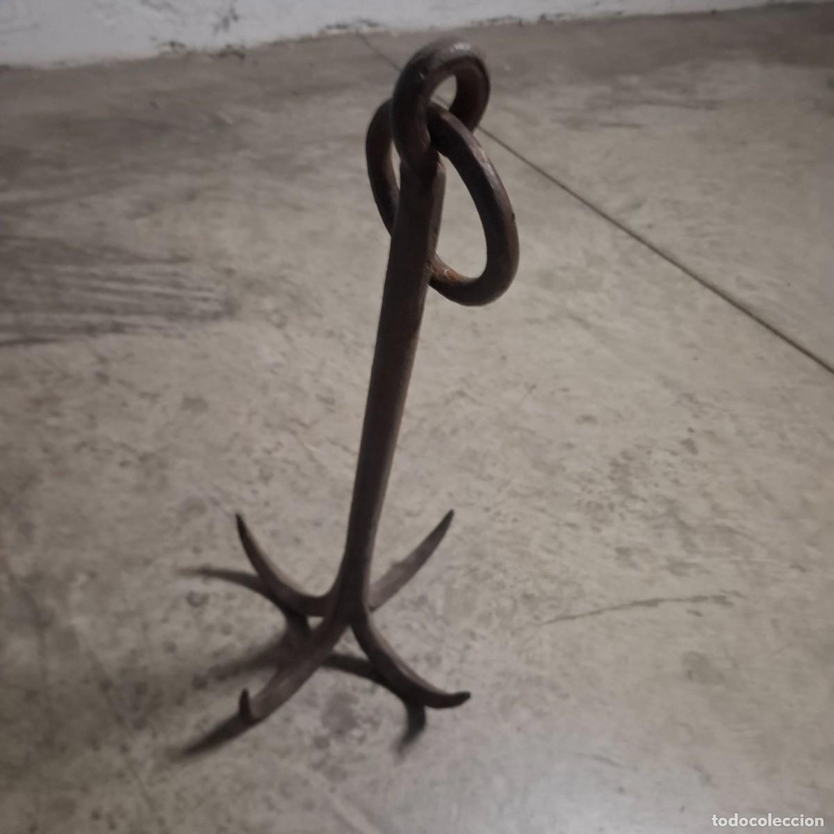 Antig&uuml;edades: Antigua ancla de hierro forjado