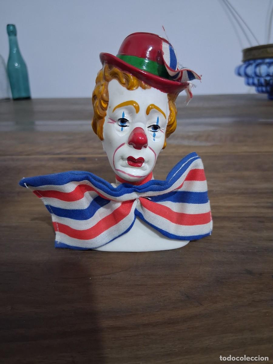 Antig&uuml;edades: Payaso de porcelana L`ANTIGOR con pajarita