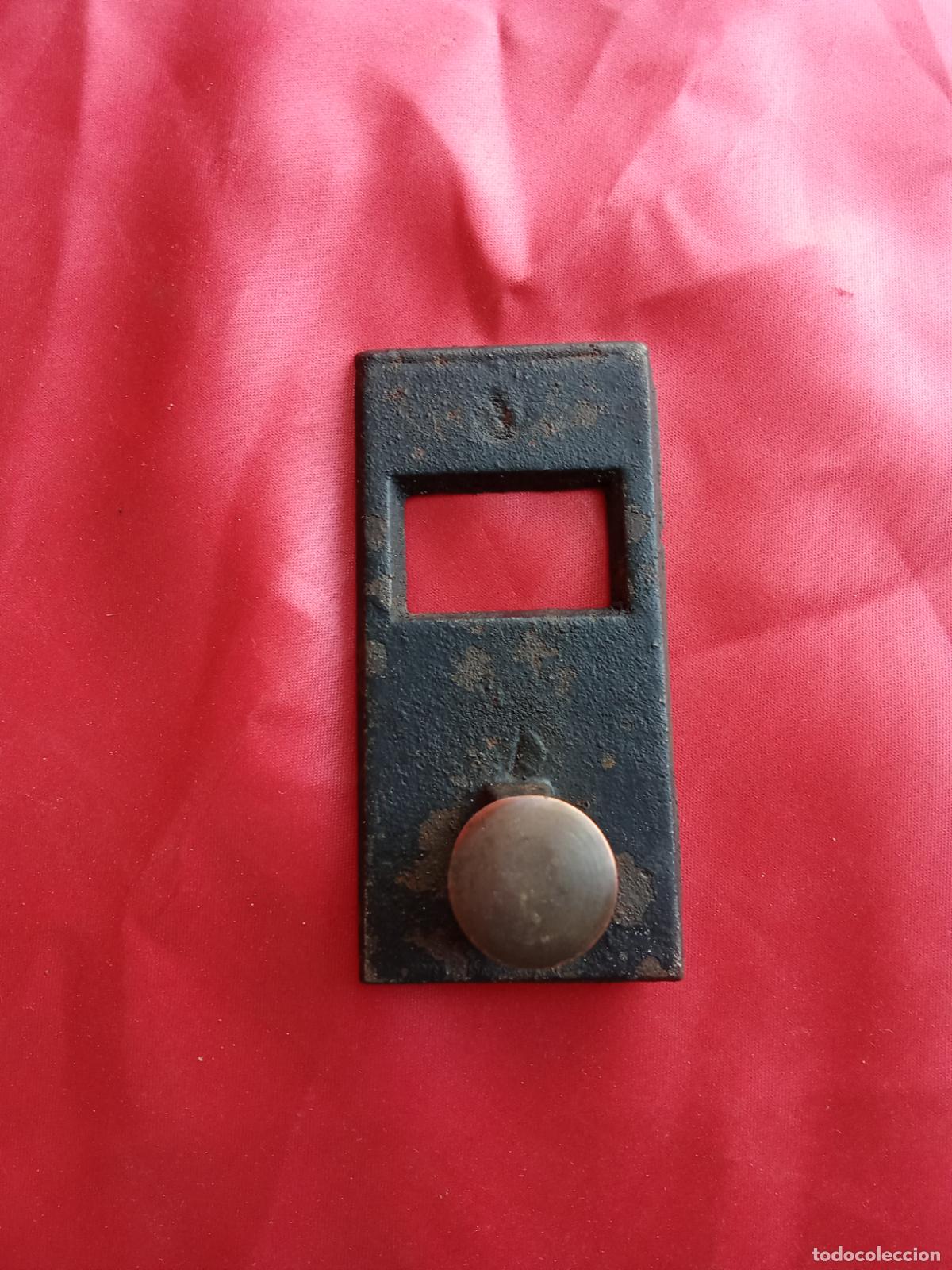 Antig&uuml;edades: Peque&ntilde;a puerta de cocina u horno antiguo. Caja Hierros