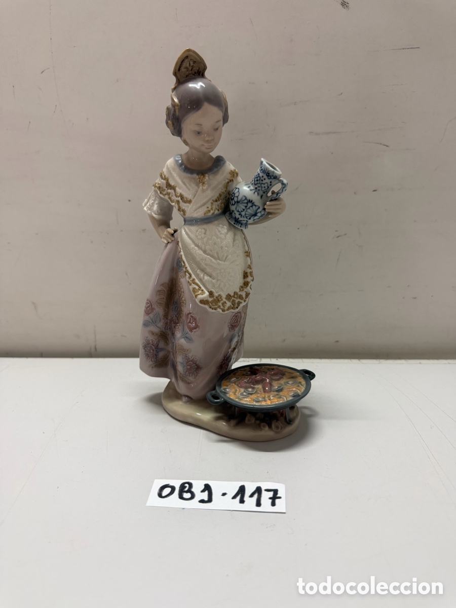 Antig&uuml;edades: Figura lladro fallera valenciana