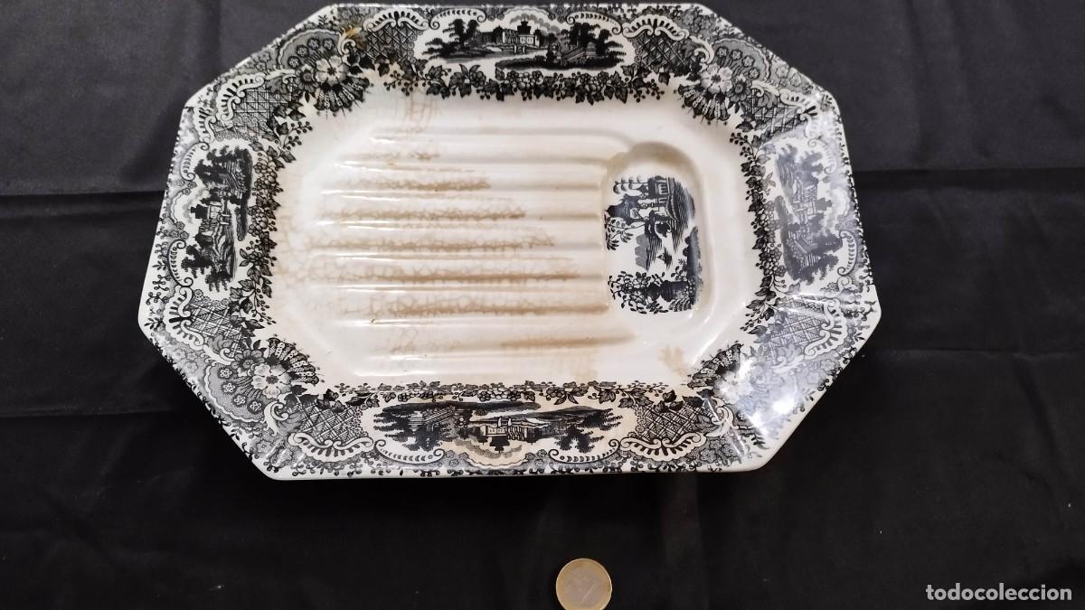 Antig&uuml;edades: Bandeja ovalada La Cartuja muy antigua