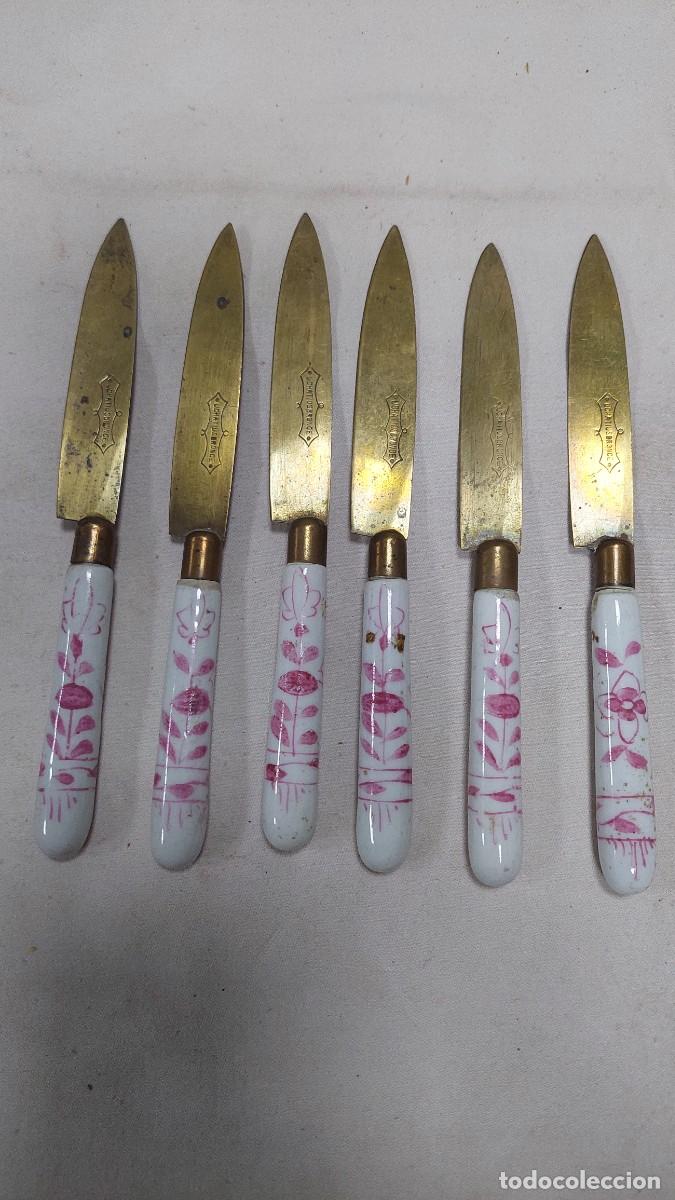 Antig&uuml;edades: Juego de 6 cuchillos en bronce y porcelana