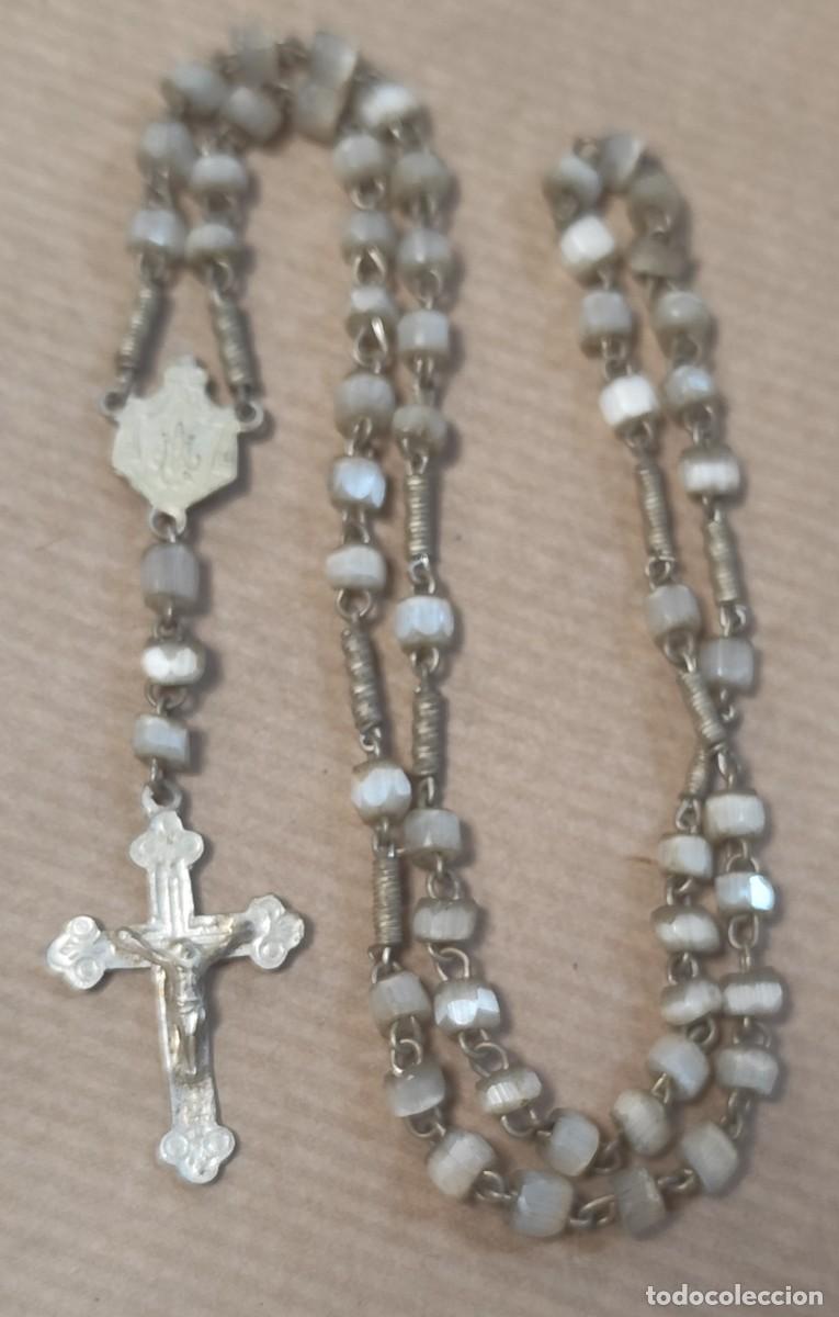 Antig&uuml;edades: Antiguo rosario de n&aacute;car crucifijo y medalla de metal