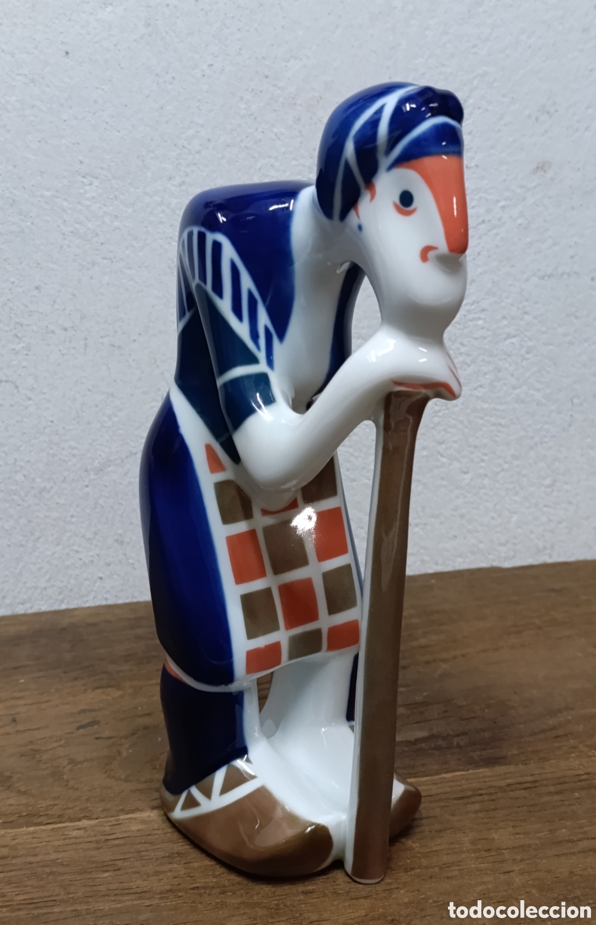 Antig&uuml;edades: MUY BONITA FIGURA PORCELANA SARGADELOS TITULADA &rdquo;LABRIEGA&rdquo; O LABRADORA. Ref 33300206.