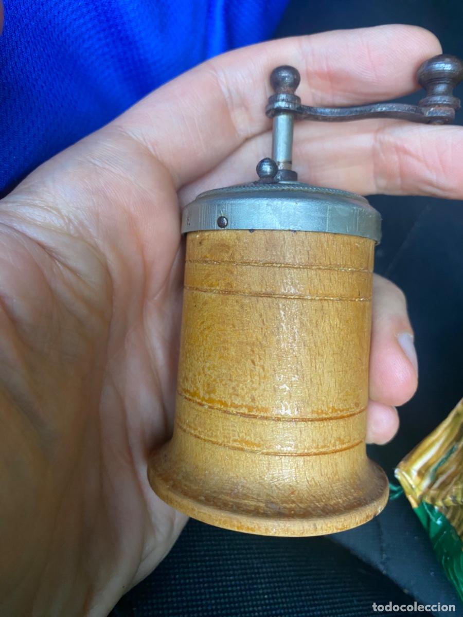 Antig&uuml;edades: ANTIGUO MOLINILLO PIMIENTA MADERA