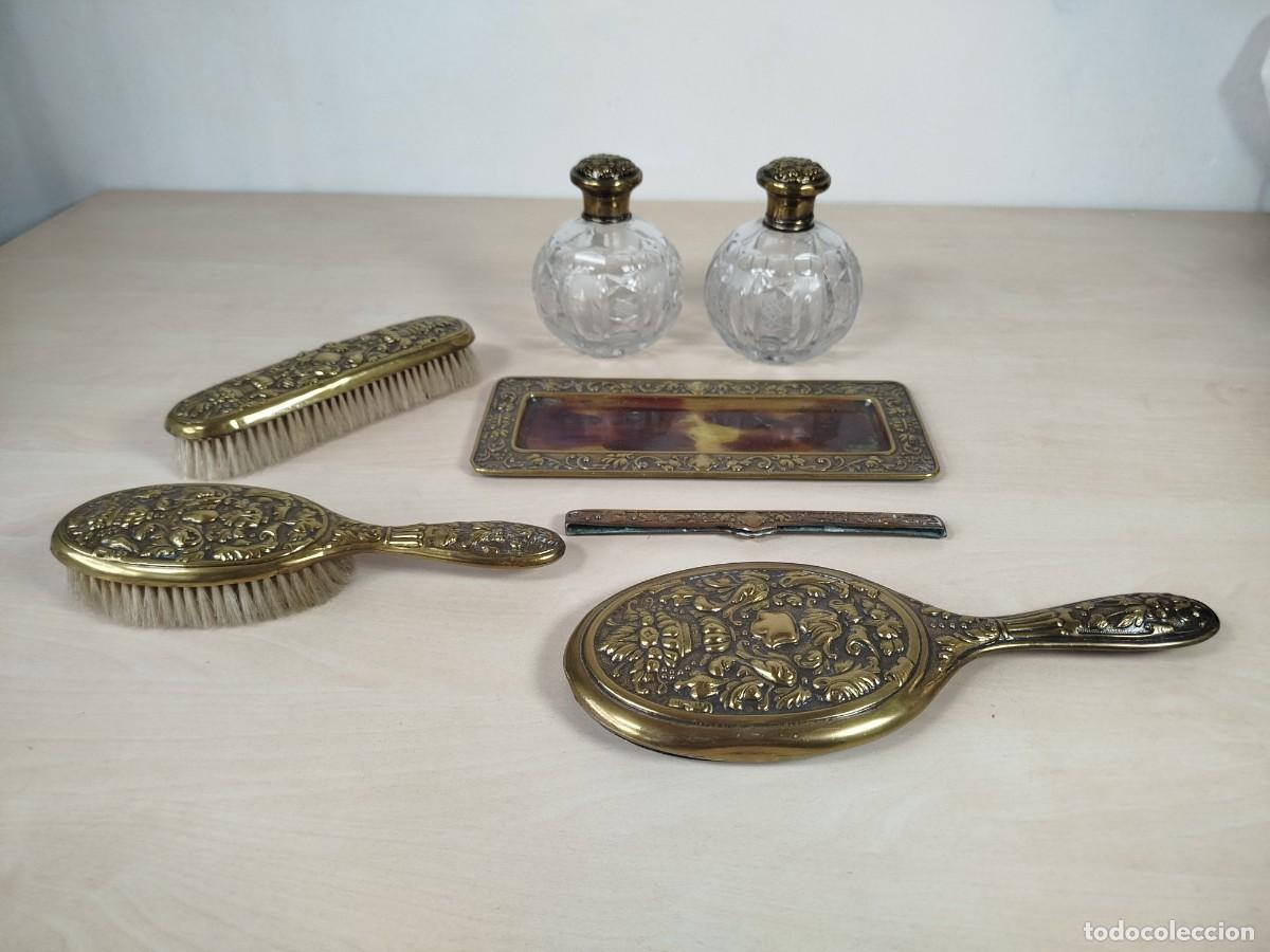 Antig&uuml;edades: Antiguo juego tocador metal y cristal