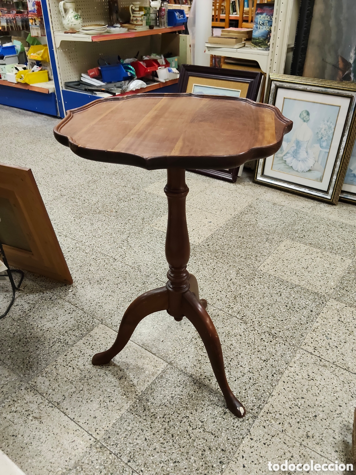 Antig&uuml;edades: Mesa auxiliar exagonal