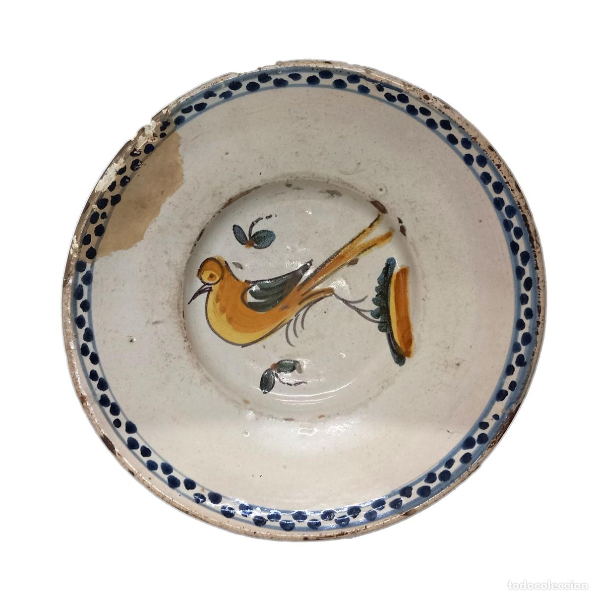 Antig&uuml;edades: Plato catal&aacute;n con p&aacute;jaro de cer&aacute;mica de Ba&ntilde;olas.