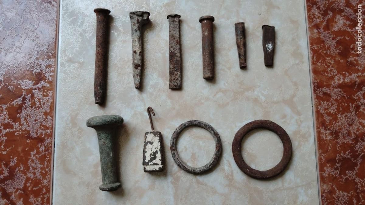 Antig&uuml;edades: HIERROS.-CINCELES.-PUNTEROS.-PESAS.-LOTE DE 10 HIERROS ANTIGUOS.